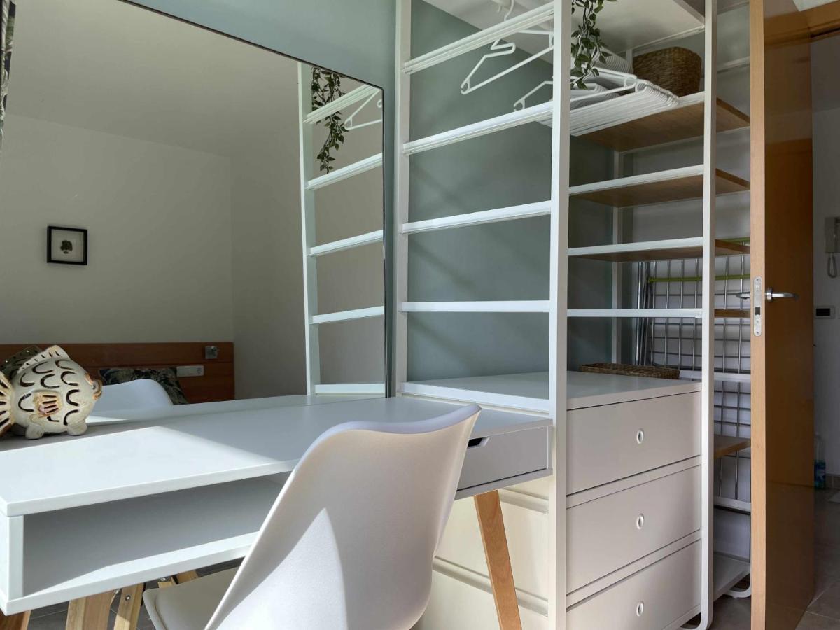 Solàrium con terraza a 5 minutos de la playa recientemente renovado Girona Exterior foto