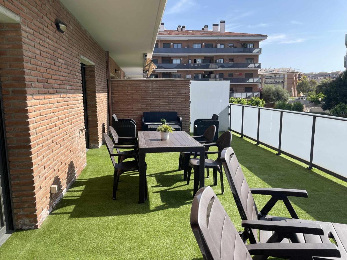 Solàrium con terraza a 5 minutos de la playa recientemente renovado Girona Exterior foto