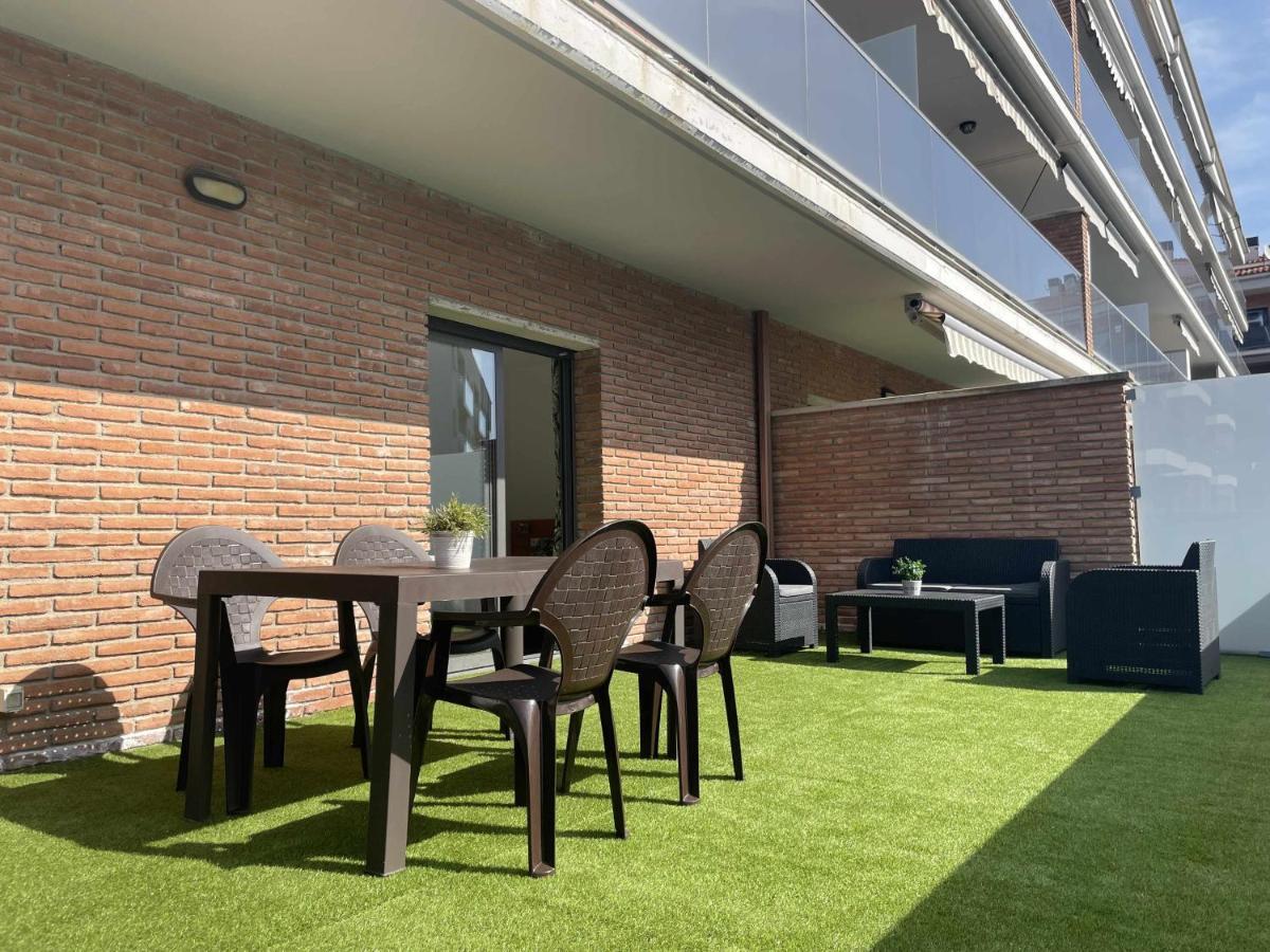 Solàrium con terraza a 5 minutos de la playa recientemente renovado Girona Exterior foto